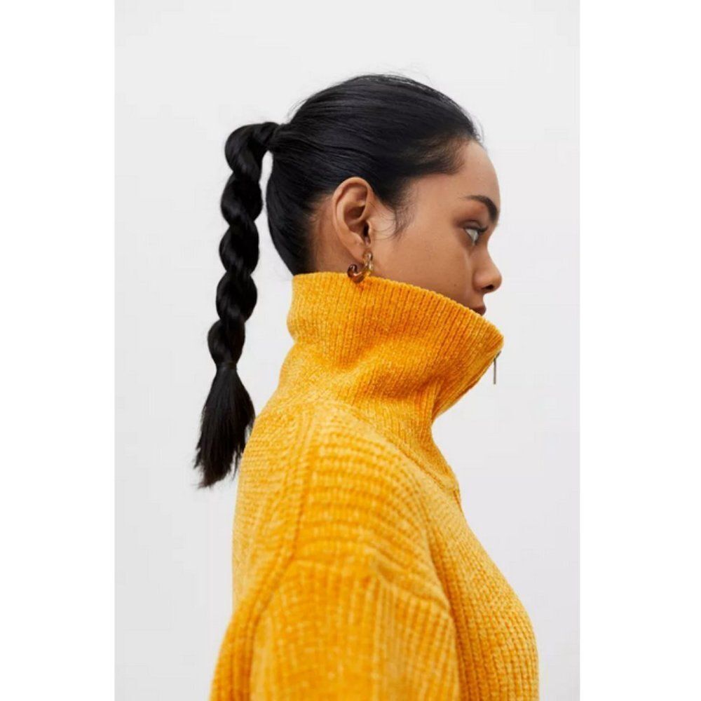 UO Sz. M Niccoย Half-Zip Chunky Ribbed KnitโSweater